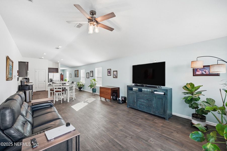 Furnished interior view inside a new home in The Arbors, Jacksonville (Image 16). Furnished interior view inside a new home in The Arbors, Jacksonville (Image 16).