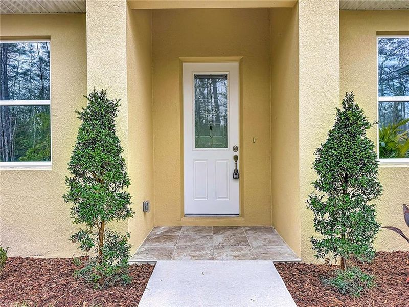 Exterior details and patio area of a home in , Orlando (Image 4).