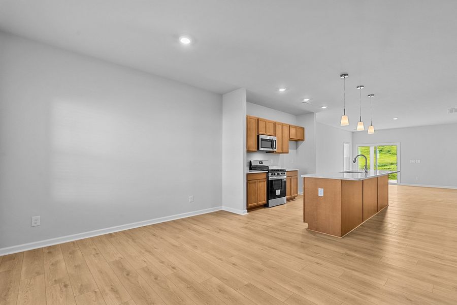 Spacious, unfurnished interior of a new home in Hanes Lake, Winston-Salem (Image 14). Spacious, unfurnished interior of a new home in Hanes Lake, Winston-Salem (Image 14).