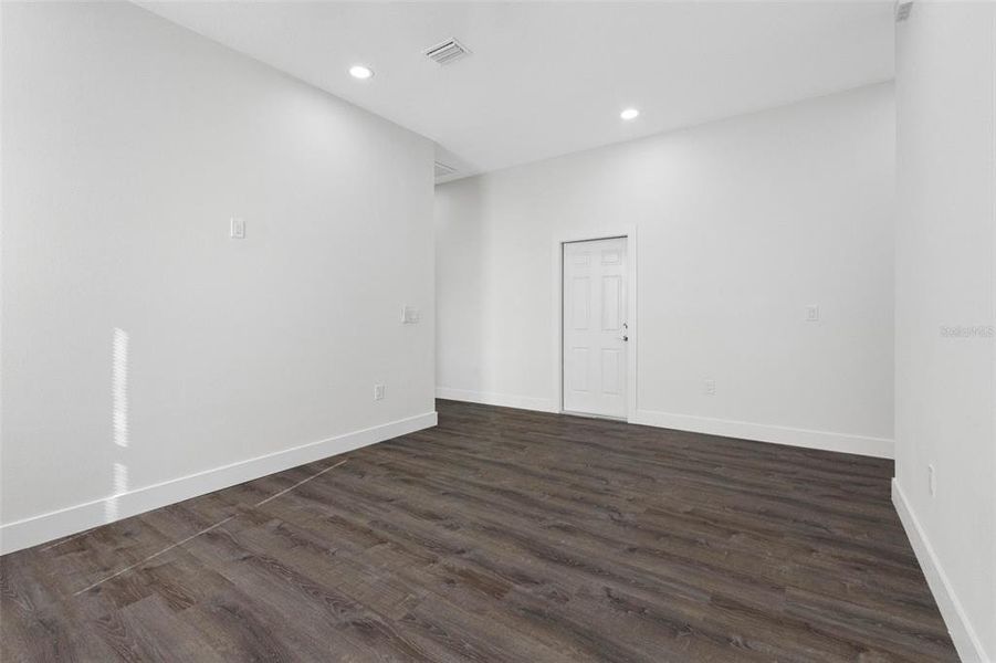 Spacious, unfurnished interior of a new home in , New Port Richey (Image 31).