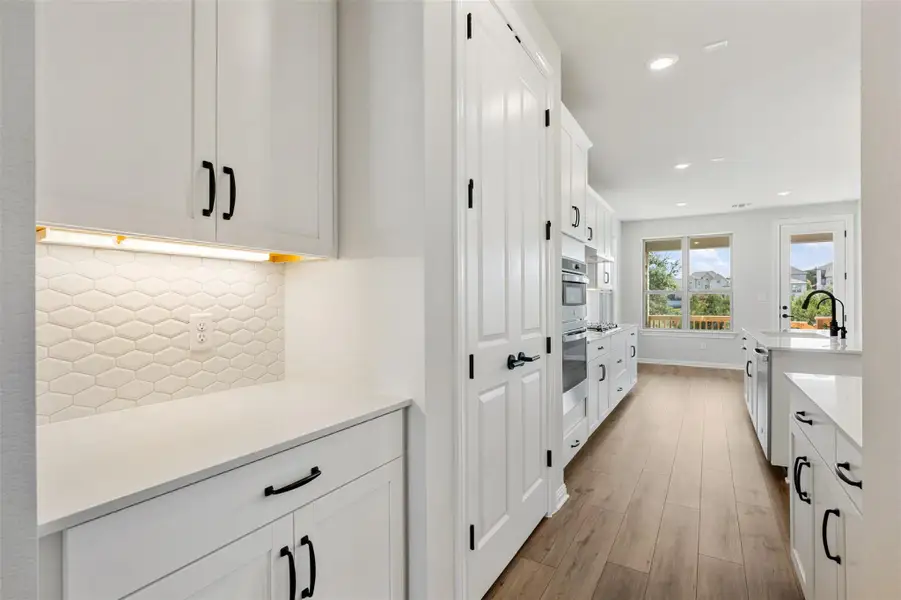 Representative images and renderings are for illustrative purposes. Actual structural options and design finishes of home may vary.