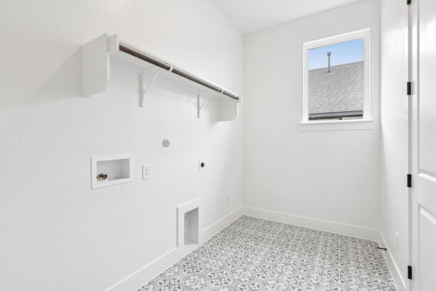 Spacious, unfurnished interior of a new home in Village at Three Oaks, Seguin (Image 38). Spacious, unfurnished interior of a new home in Village at Three Oaks, Seguin (Image 38).