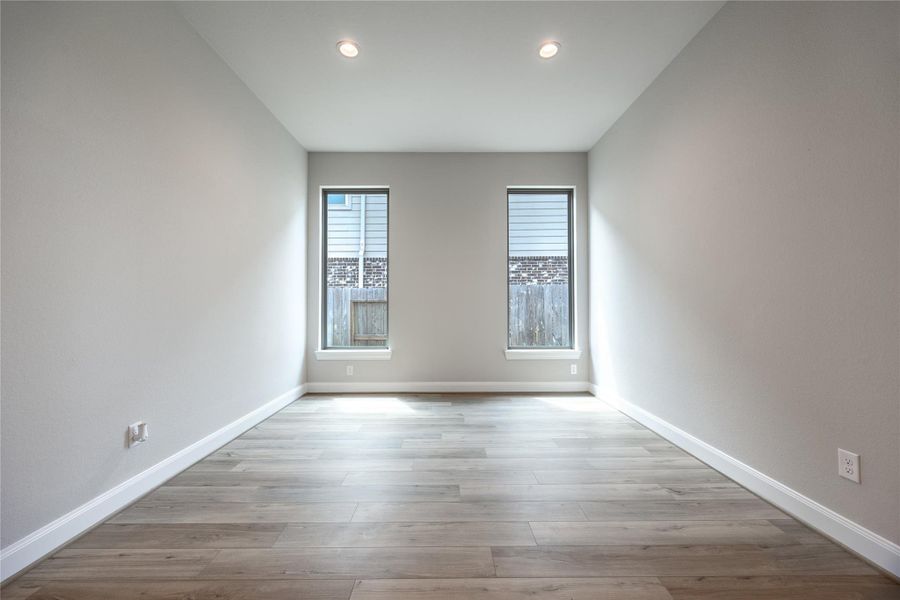 Spacious, unfurnished interior of a new home in Sunterra, Katy (Image 16). Spacious, unfurnished interior of a new home in Sunterra, Katy (Image 16).