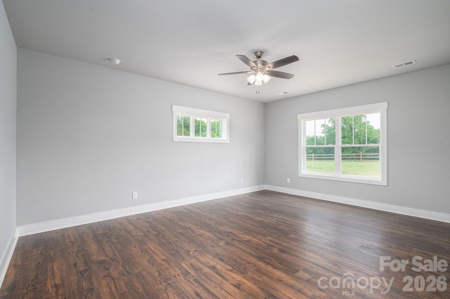 Spacious, unfurnished interior of a new home in , Maiden (Image 17).