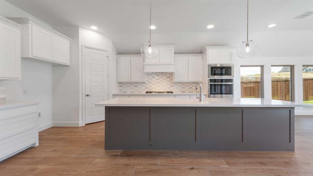 Furnished interior view inside a new home in Talon Hills 60'/70', Fort Worth (Image 7). Furnished interior view inside a new home in Talon Hills 60'/70', Fort Worth (Image 7).