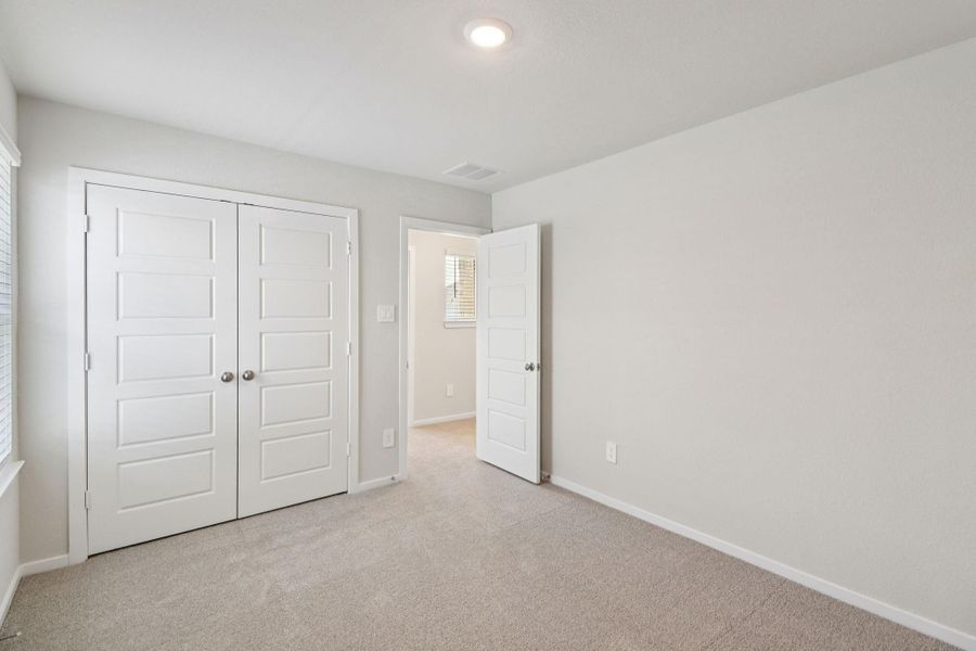 Photo is for illustrative purposes only and may not reflect the exact listing.