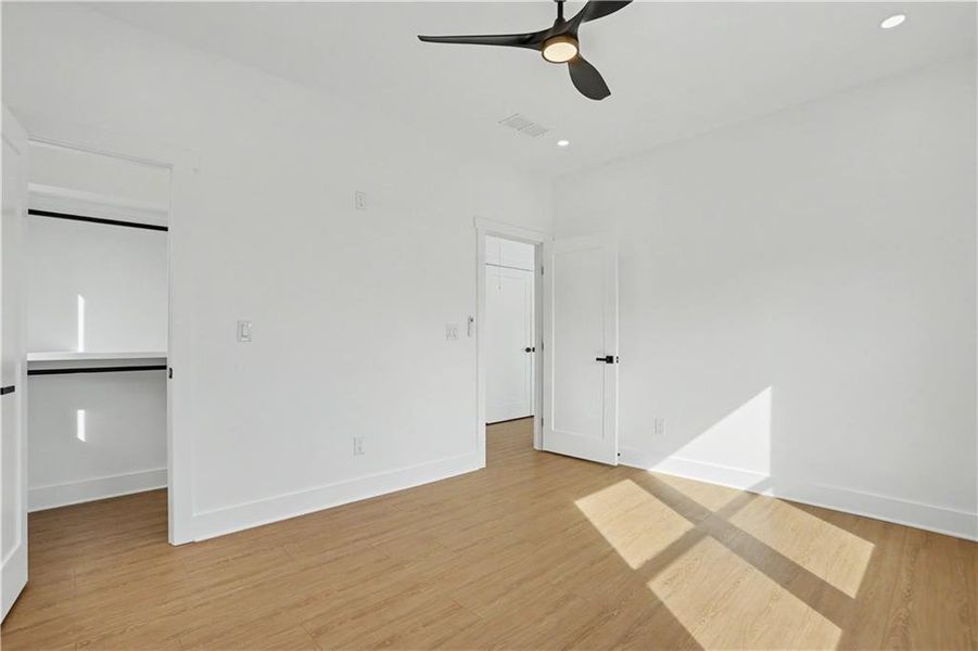 Spacious, unfurnished interior of a new home in , Gainesville (Image 29).