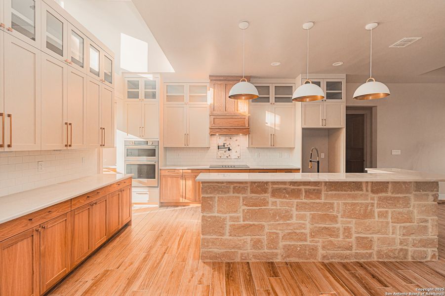 Furnished interior view inside a new home in , La Vernia (Image 11). Furnished interior view inside a new home in , La Vernia (Image 11).