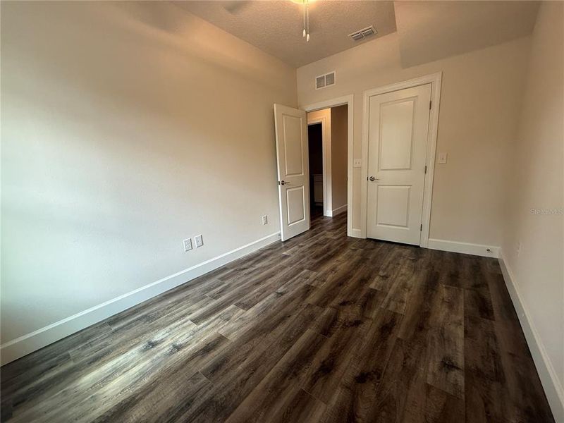 Spacious, unfurnished interior of a new home in , Tampa (Image 18).