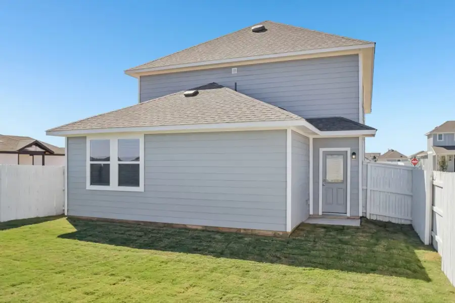 Exterior details and patio area of a home in Harvest Ridge, Elgin (Image 3).