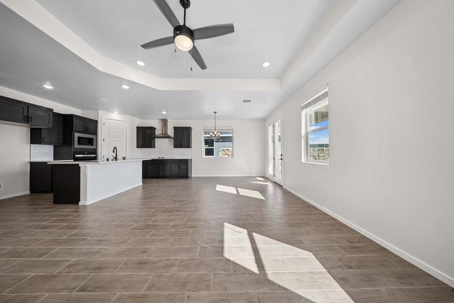 Representative unfurnished interior of a home built from the Prado by Hakes Brothers in Paseo Del Este, El Paso (Image 11).