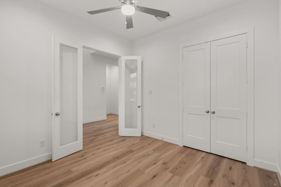 Representative unfurnished interior of a home built from the Waterford by Chesmar Homes in Brookewater 60's, Rosenberg (Image 10).