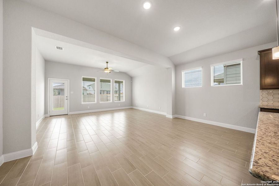 Spacious, unfurnished interior of a new home in Morgan Meadows, San Antonio (Image 15).