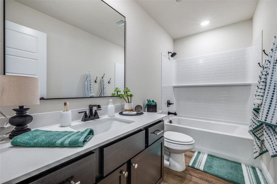 Please note that the photos are for representation purposes only. Please note that the photos are for representation purposes only.