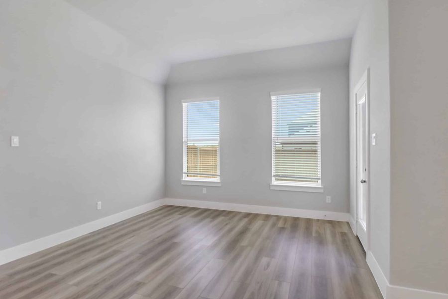 Representative unfurnished interior of a home built from the The Teton by Lillian Custom Homes in Polo Ridge, Heath (Image 23).
