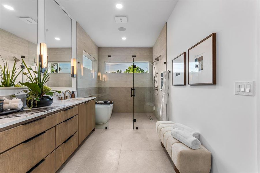 Furnished interior view inside a new home in , Dallas (Image 10).