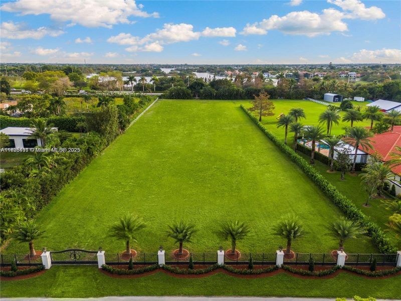 Image 5 of a home in .