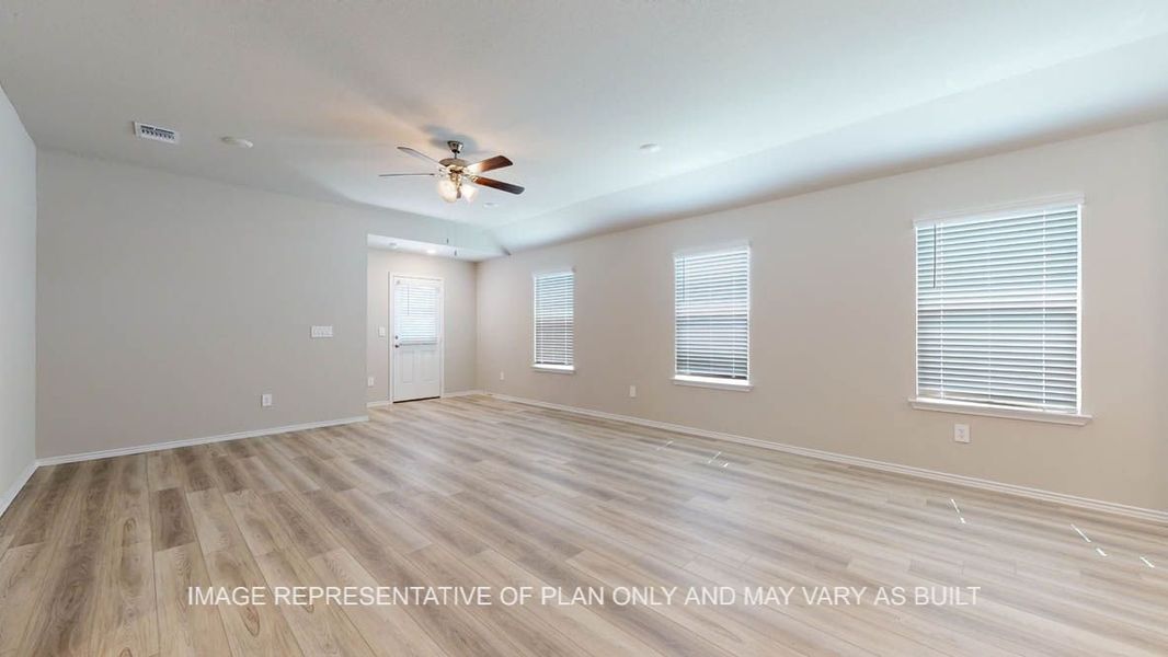 Spacious, unfurnished interior of a new home in Park Meadows, Lorena (Image 14).