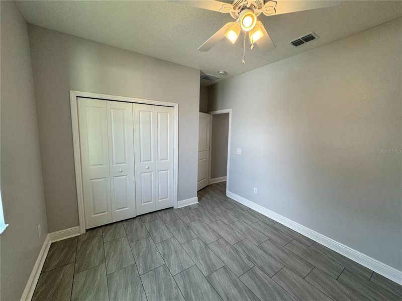 Spacious, unfurnished interior of a new home in , Dade City (Image 36).
