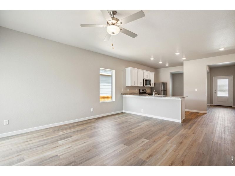 Spacious, unfurnished interior of a new home in , Severance (Image 14).