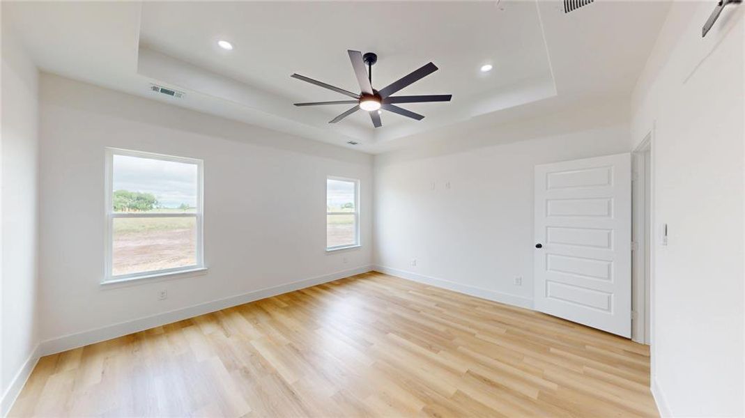 Spacious, unfurnished interior of a new home in , Greenville (Image 26).