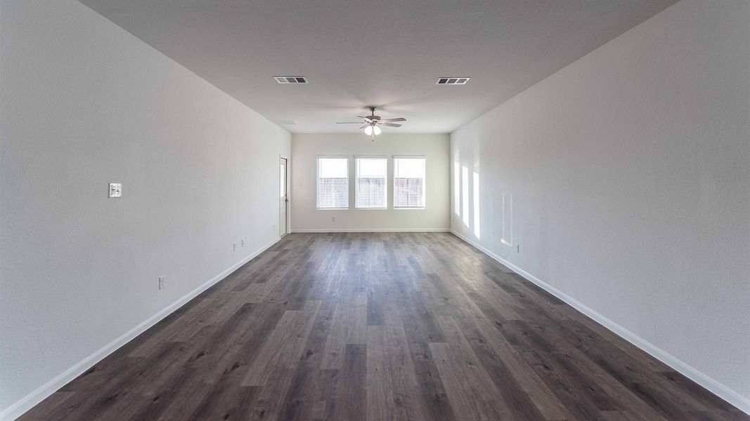 Spacious, unfurnished interior of a new home in Sunset Oaks, Maxwell (Image 18).
