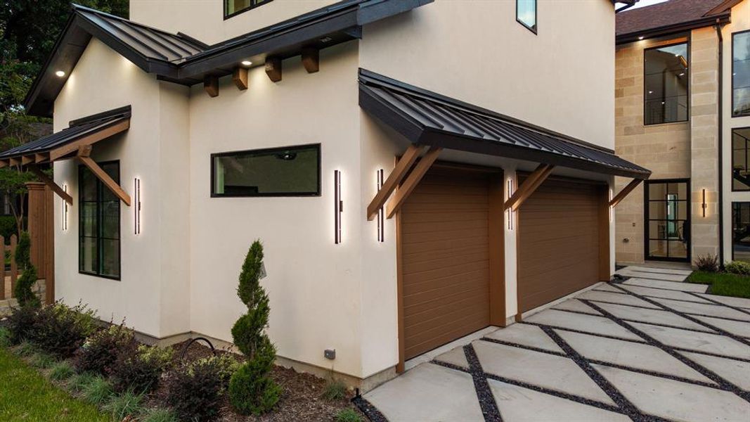 Exterior details and patio area of a home in , Dallas (Image 27).