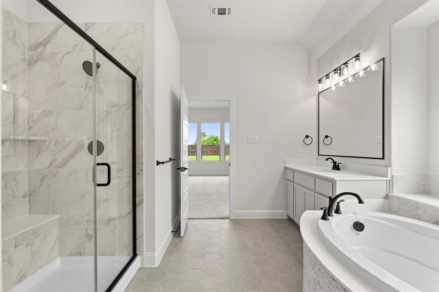 DFW-Lovers Landing-Concept 2622-227 Harmony Avenue-Primary Bathroom3-Risewell Homes DFW-Lovers Landing-Concept 2622-227 Harmony Avenue-Primary Bathroom3-Risewell Homes