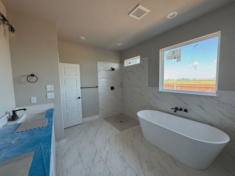 Spacious, unfurnished interior of a new home in Coyote Crossing, Godley (Image 6). Spacious, unfurnished interior of a new home in Coyote Crossing, Godley (Image 6).