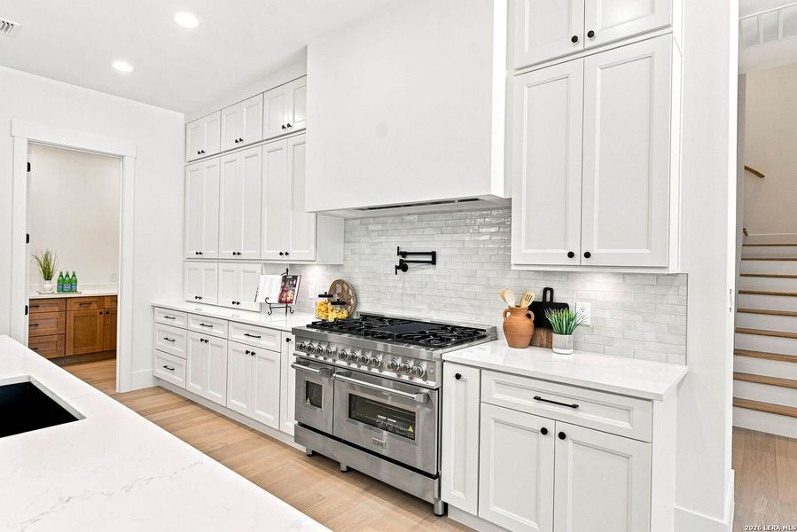 Furnished interior view inside a new home in , Boerne (Image 41).