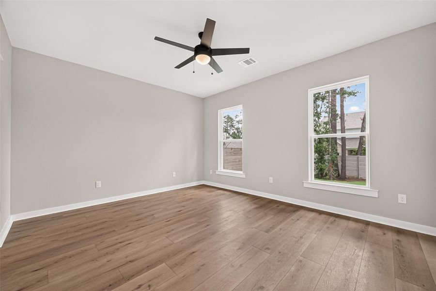Spacious, unfurnished interior of a new home in Two Step Farm, Montgomery (Image 32).