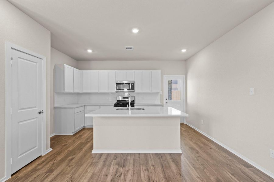 Furnished interior view inside a new home in Creekhaven, Rosharon (Image 10).