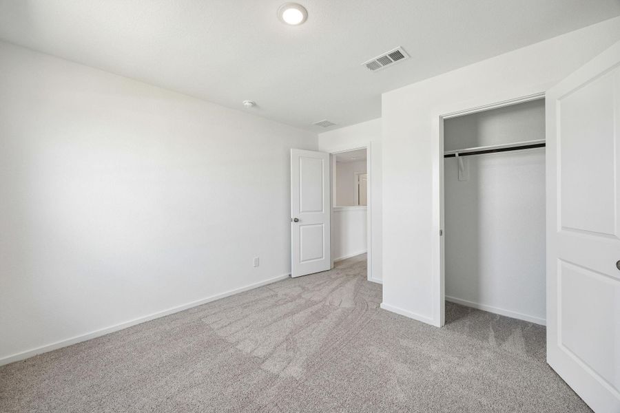 Spacious, unfurnished interior of a new home in River Ranch, Dayton (Image 14).