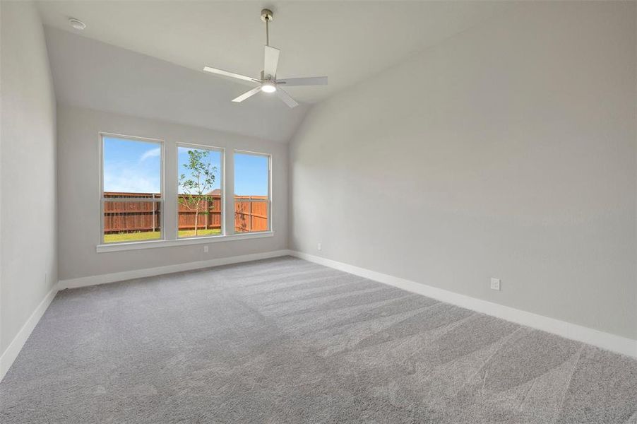 Spacious, unfurnished interior of a new home in Lily Creek at Sutton Fields, Aubrey (Image 17).