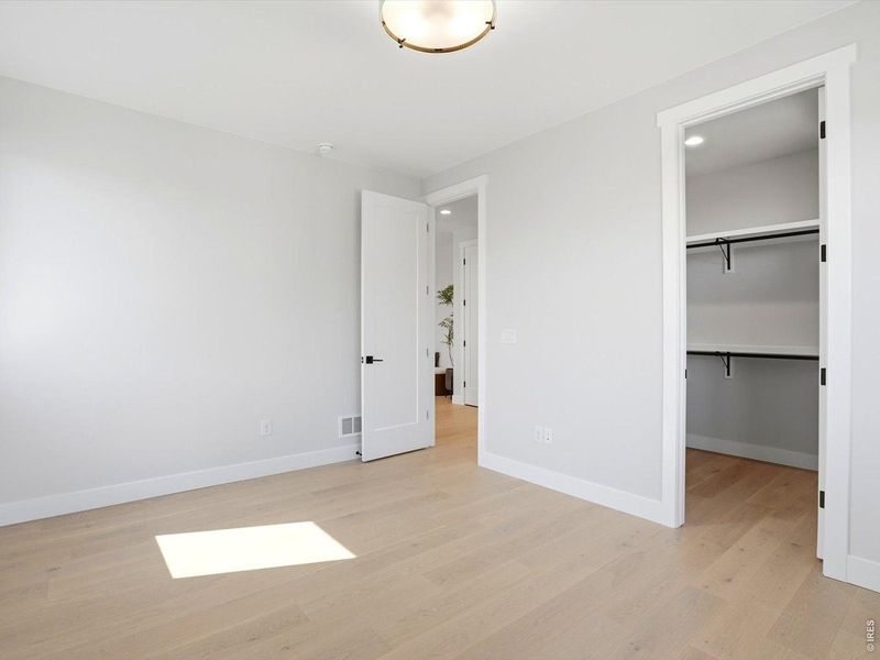 Spacious, unfurnished interior of a new home in , Louisville (Image 26).