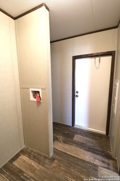 Spacious, unfurnished interior of a new home in , Poteet (Image 9).