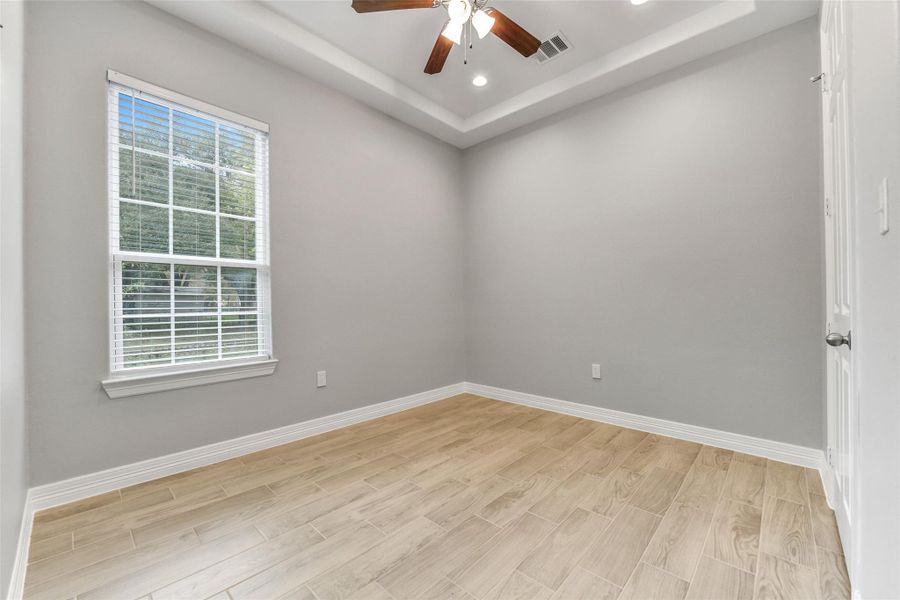 Spacious, unfurnished interior of a new home in , La Marque (Image 26).