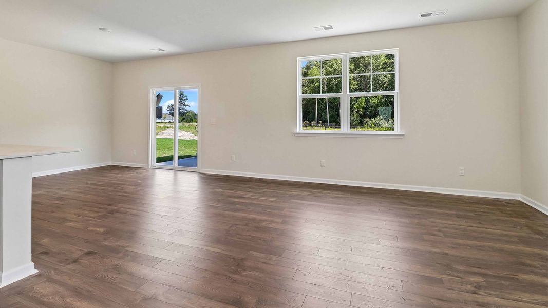 Spacious, unfurnished interior of a new home in Sease's Pond, Gilbert (Image 13).