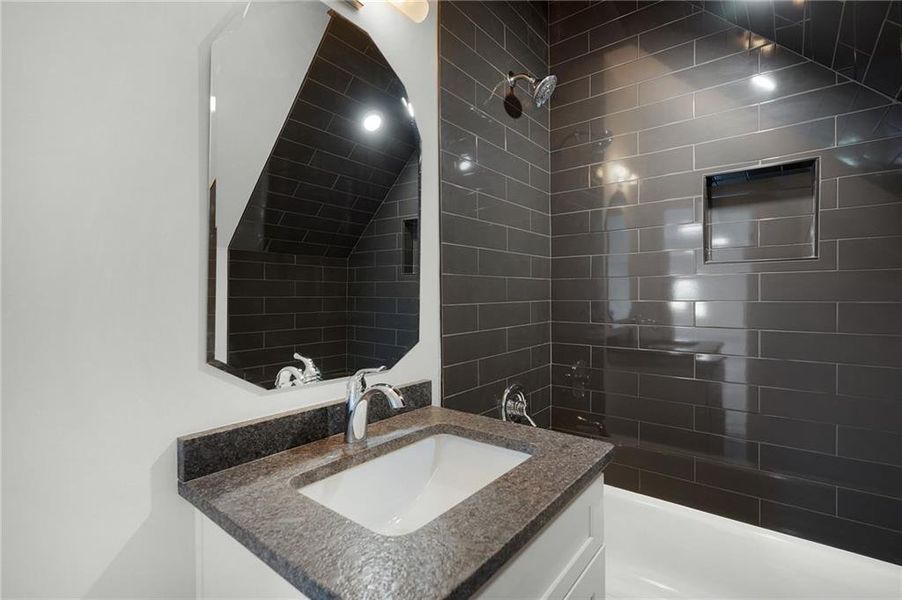 Furnished interior view inside a new home in , Calhoun (Image 10).