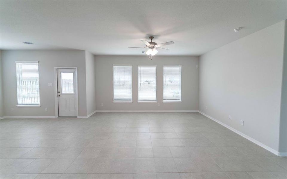 Spacious, unfurnished interior of a new home in Sierra Vista, Rosharon (Image 12). Spacious, unfurnished interior of a new home in Sierra Vista, Rosharon (Image 12).