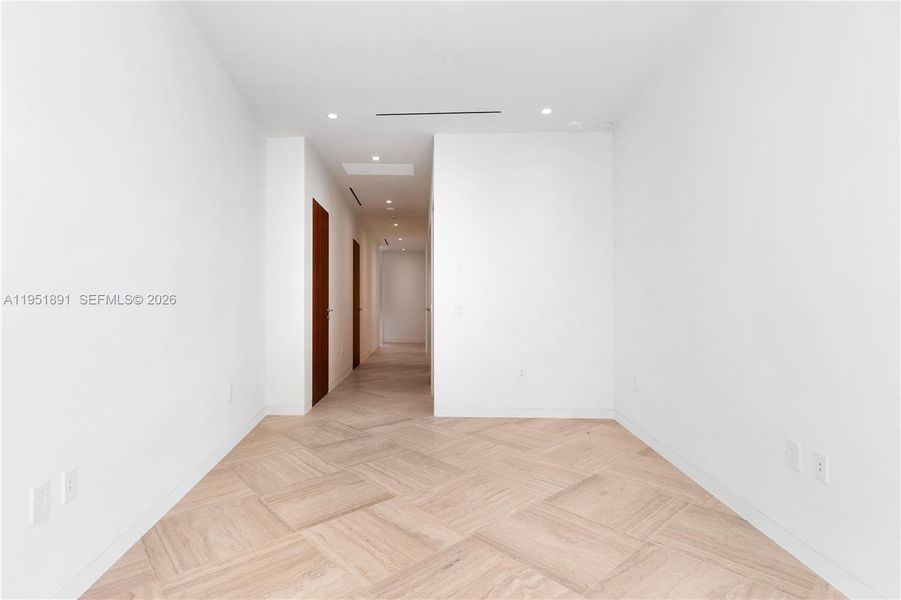 Spacious, unfurnished interior of a new home in , Miami (Image 25).