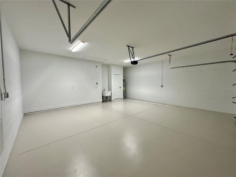 Spacious, unfurnished interior of a new home in , Palm Coast (Image 35).