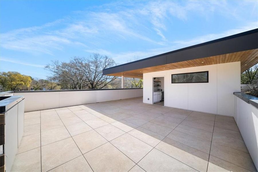 Exterior details and patio area of a home in , Atlanta (Image 20).