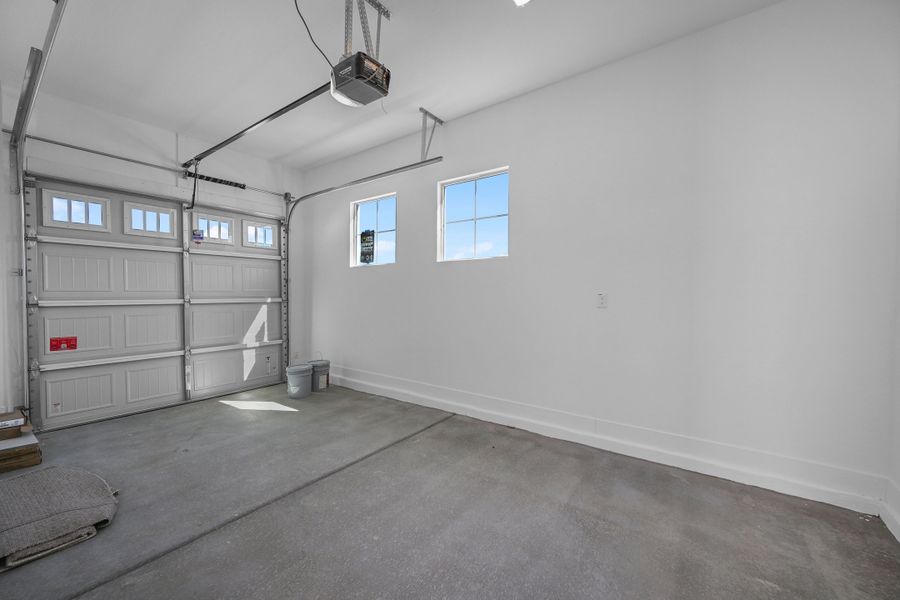 Spacious, unfurnished interior of a new home in Aloravita South, Peoria (Image 35).