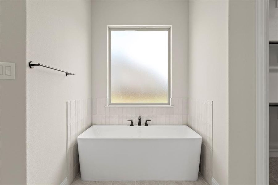 Furnished interior view inside a new home in Gideon Grove, Phase 2, Rockwall (Image 8).