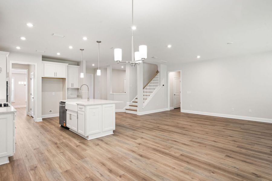 Spacious, unfurnished interior of a new home in Waterways, Richmond Hill (Image 72).