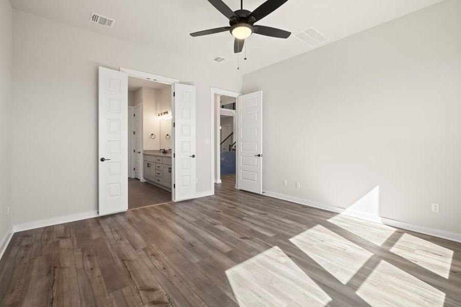 Spacious, unfurnished interior of a new home in Park Collection at Lariat, Liberty Hill (Image 41).