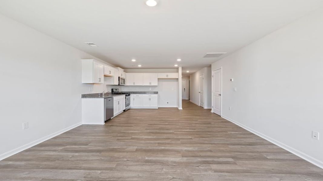 Spacious, unfurnished interior of a new home in Baxter Village, Boiling Springs (Image 20).