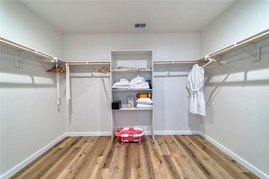 Furnished interior view inside a new home in , Dallas (Image 7).