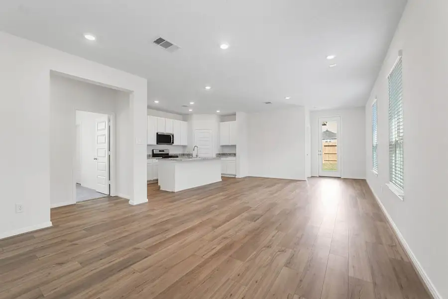 Spacious, unfurnished interior of a new home in Bauer Meadows, Hockley (Image 5). Spacious, unfurnished interior of a new home in Bauer Meadows, Hockley (Image 5).